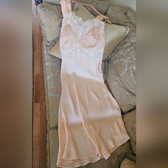 NWT Jen's Pirate Booty Lace Silky Maxi Dress In Peach - Picture 2 of 16
